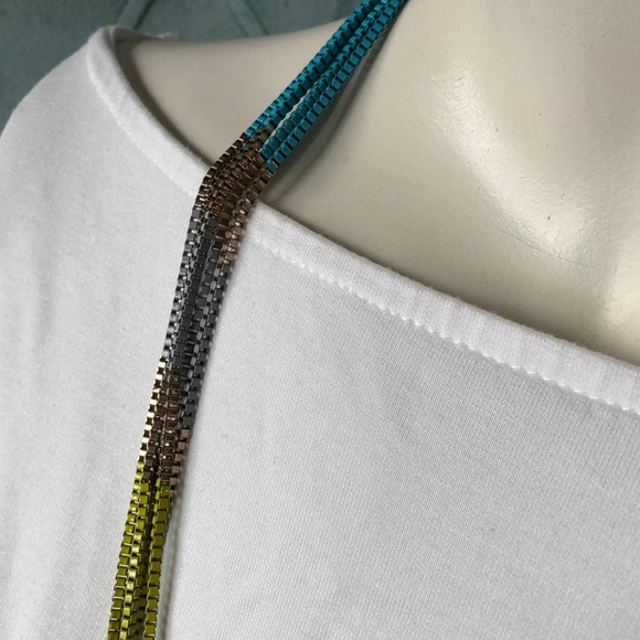 4/$25🛍 Multi Color Layered Statement Necklace - Picture 4 of 7